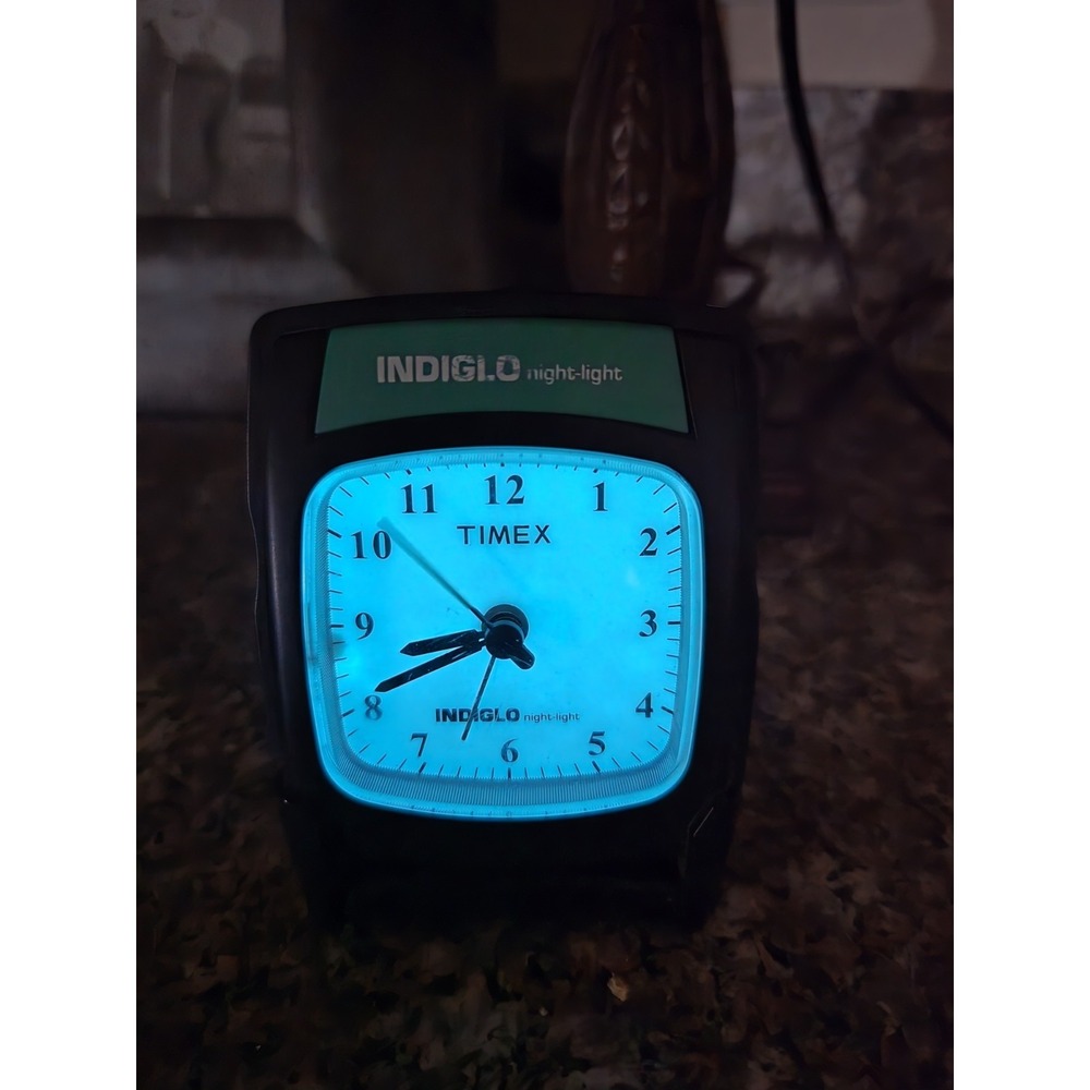Vintage TIMEX Indiglo Night Light Travel Alarm Clock Folding Black Glows Works